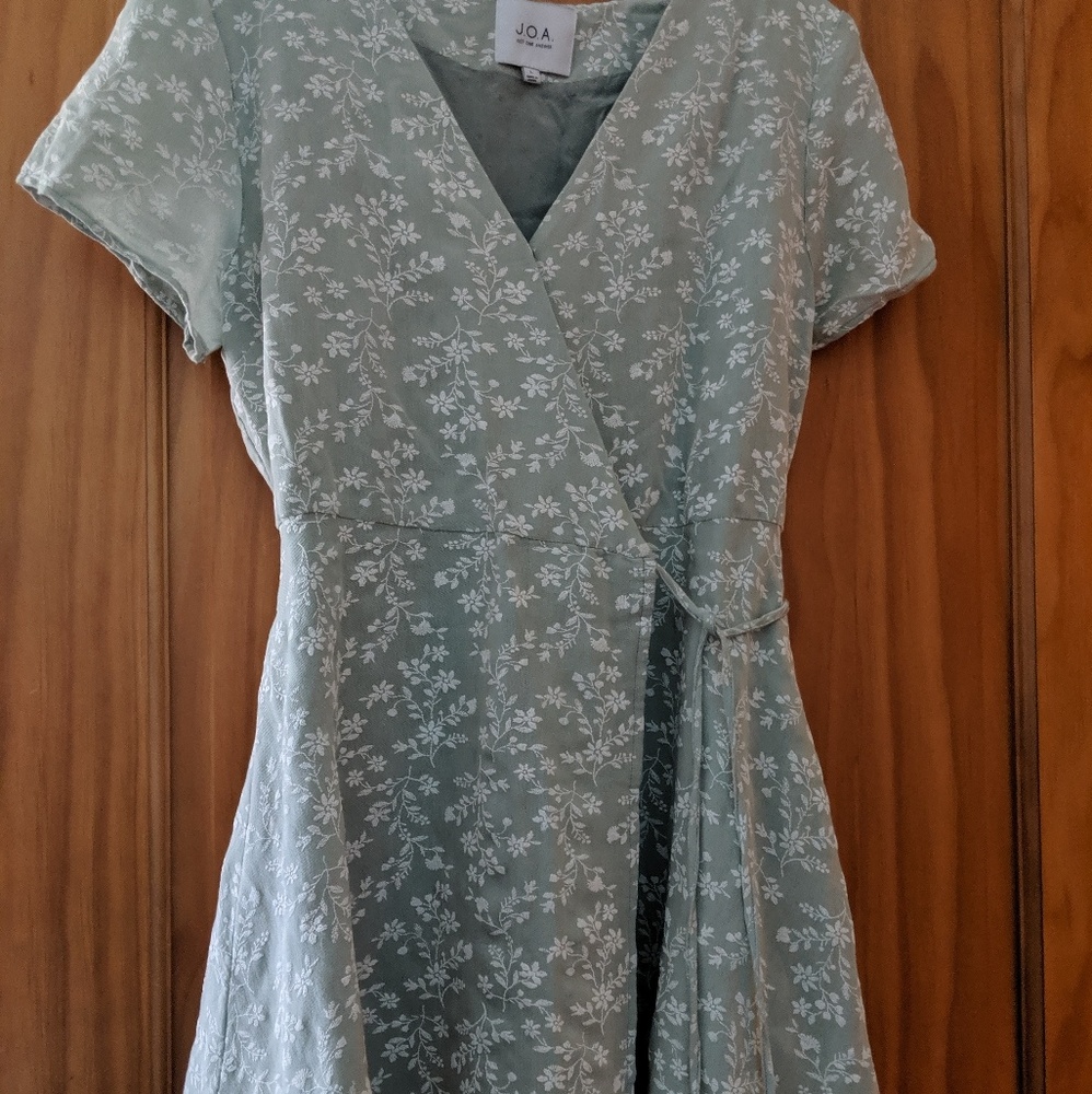 Wrap mini dress mint green with white pattern